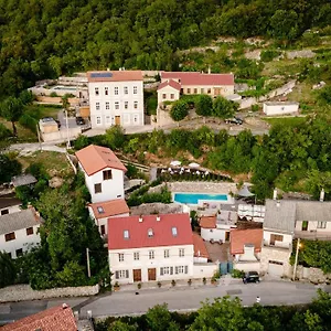 bb-villa-little-paris.primorje-gorskikotar.com/