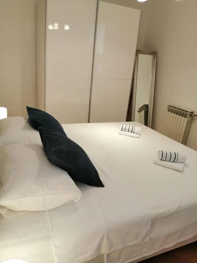Room Mina Ровинь 0*,